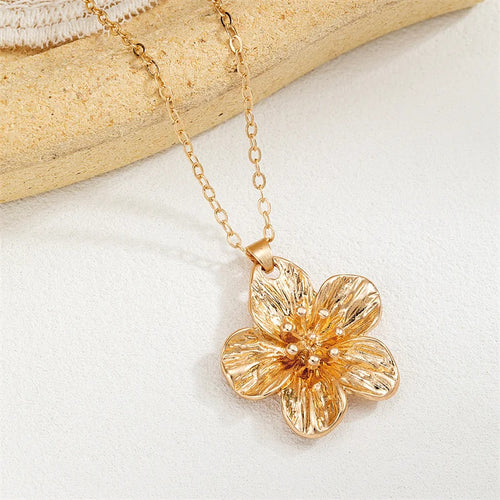 2025 Hot Style Stainless Steel Romantic Vintage Flower Pendant Necklace French Style High-end for Women Wedding Party Jewelry