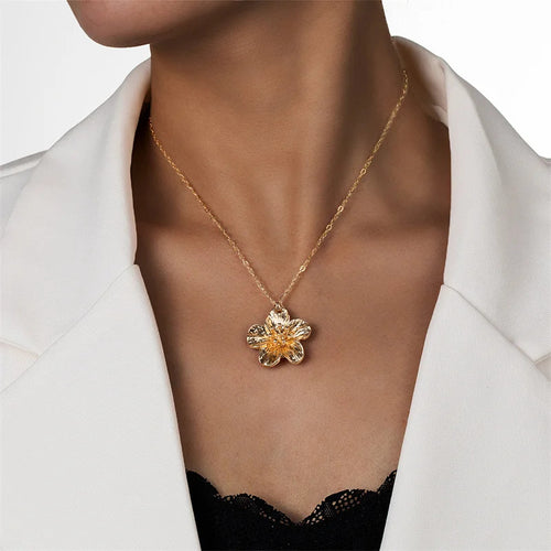 2025 Hot Style Stainless Steel Romantic Vintage Flower Pendant Necklace French Style High-end for Women Wedding Party Jewelry