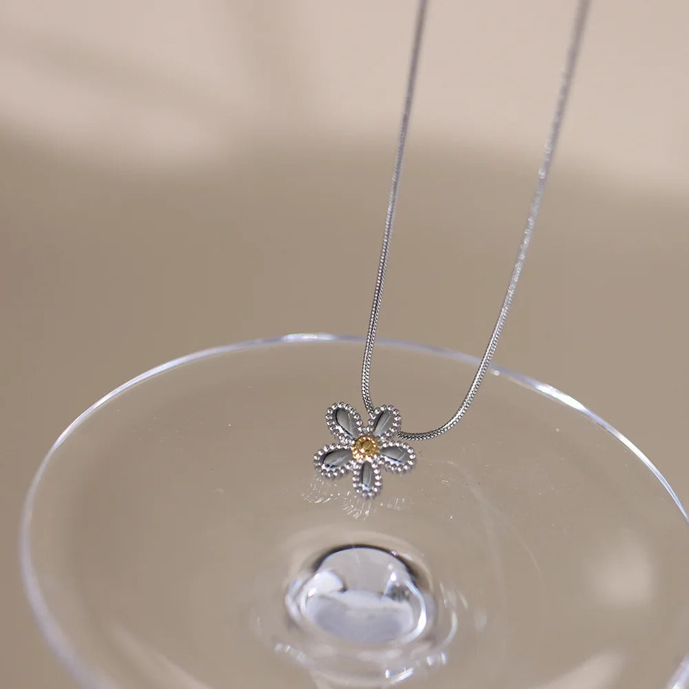 RHYSONG Delicate Clavicle Chain Small Daisy Flower Dual Color Design Necklace 316L Stainless Steel Silver Color Not Fade Jewelry