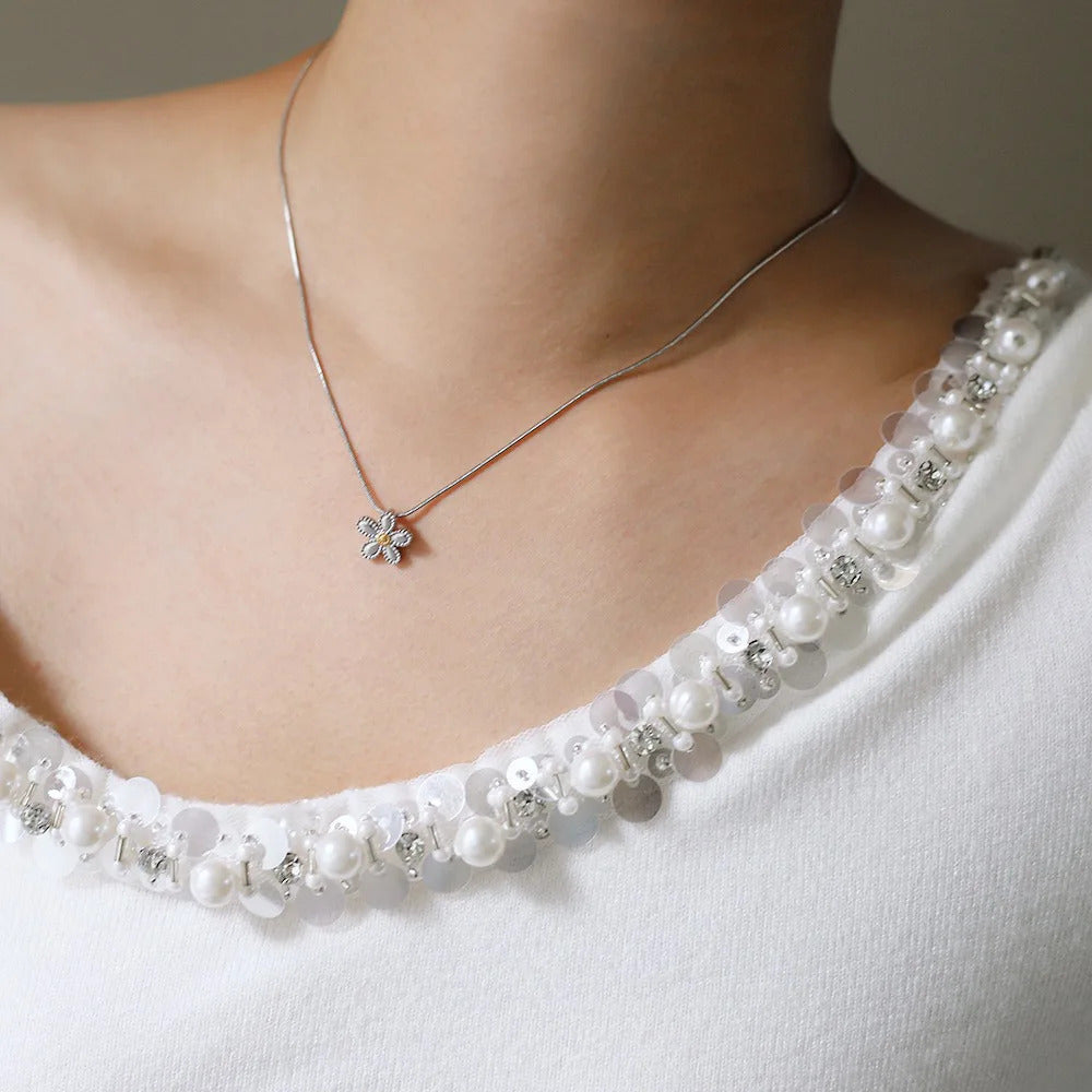 RHYSONG Delicate Clavicle Chain Small Daisy Flower Dual Color Design Necklace 316L Stainless Steel Silver Color Not Fade Jewelry