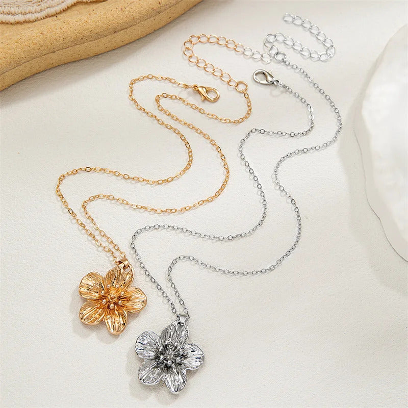 2025 Hot Style Stainless Steel Romantic Vintage Flower Pendant Necklace French Style High-end for Women Wedding Party Jewelry