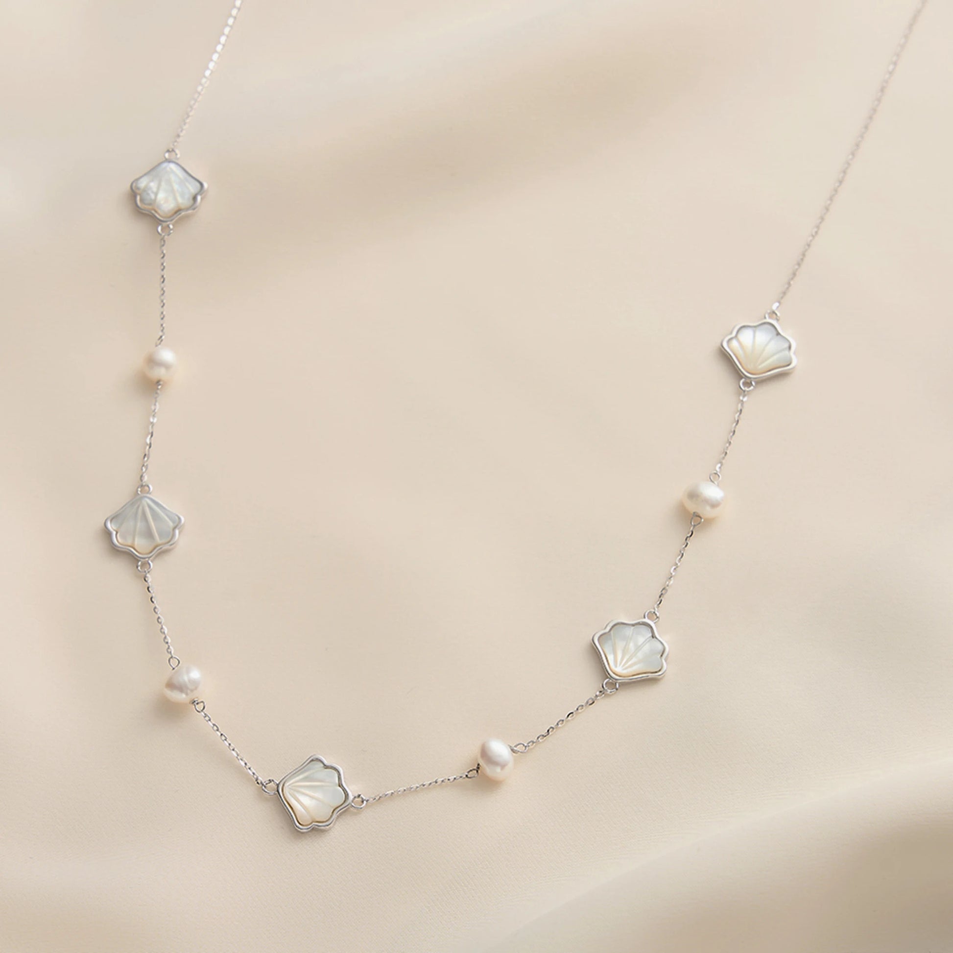 EFFIE QUEEN 925 Sterling Silver Conch Shell Pendant Necklace for Women, Ocean-Themed Jewelry Gift, Dainty Beach-inspired GPN86