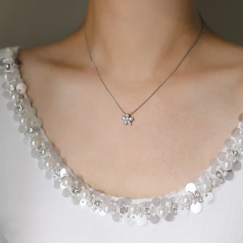 RHYSONG Delicate Clavicle Chain Small Daisy Flower Dual Color Design Necklace 316L Stainless Steel Silver Color Not Fade Jewelry